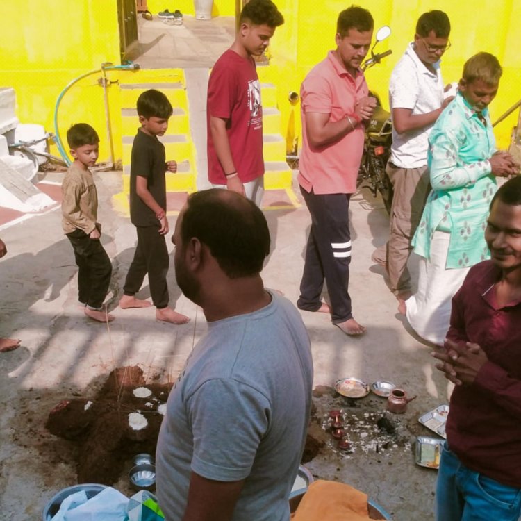 घर-घर श्रीकृष्ण और गोवर्धन पर्वत की पूजा हुई:आंगन में रंगोलियों बनाईं, जमकर हुई आतिशबाजी