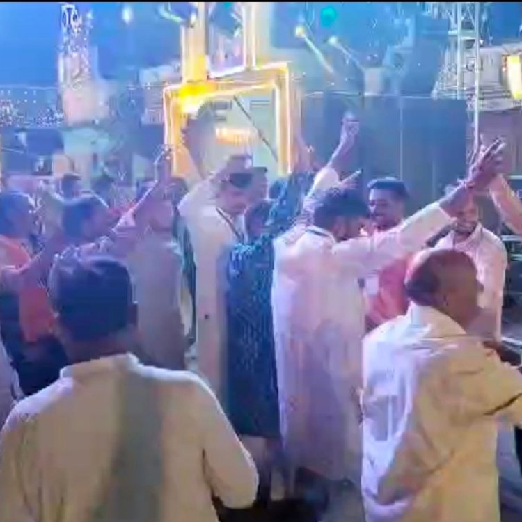 नीमच में खाटू श्याम 5 दिवसीय जन्मोत्सव जारी:तीसरे दिन शीश महल की तरह सजा मंदिर, देर रात तक हुई आतिशबाजी