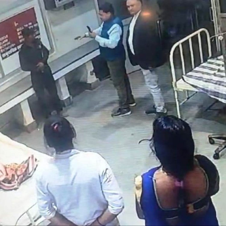 सिंगरौली स्वास्थ्य केंद्र में दो लोगों ने गार्ड को पीटा:नर्सों के साथ की बदतमीजी, वीडियो आया सामने
