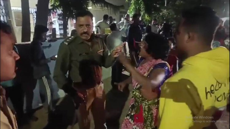 लूट के आरोपी की जेल में तबीयत बिगड़ने पर बस्‍ती के लोगों का हंगामा, पुलिस के साथ हुई झूमाझटकी, मारपीट का लगाया आरोप