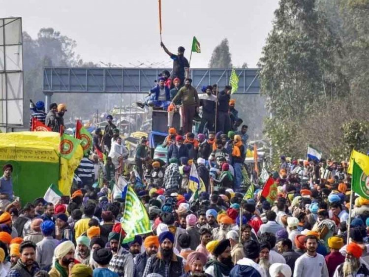 संसद घेराव करने निकले किसानों का RAF और वज्र वाहन ने रोका रास्ता, ड्रोन से निगरानी