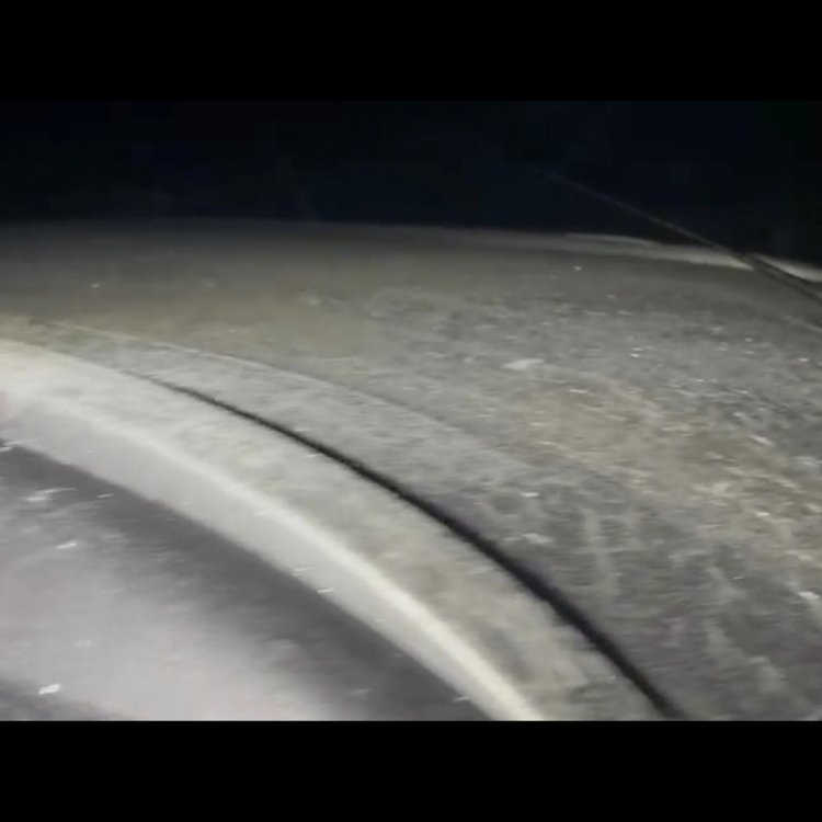 डिंडौरी में शीत लहर का प्रकोप जारी:नर्मदा किनारे खड़ी गाड़ियों की छत में जमी बर्फ की चादर, जिला प्रशासन ने बदला स्कूल का टाइम