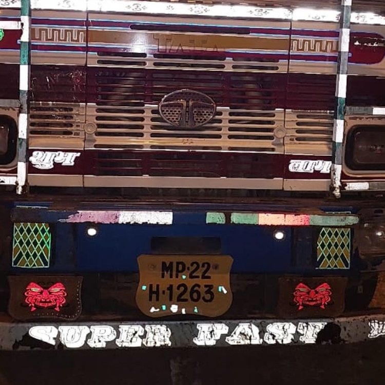 ट्रक में हो रहा था धान का अवैध परिवहन:मंडी की उड़नदस्ता टीम ने दी दबिश, 47152 रुपए लगाया जुर्माना