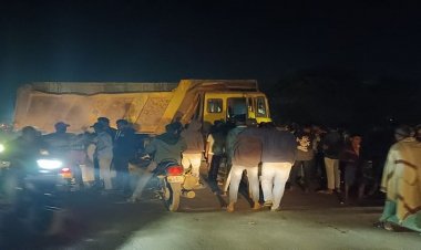 Durg: हाइवा ने पैदल चल रहे शख्स को मारी टक्कर, 15 फीट दूर गिरा युवक गंभीर रूप से घायल