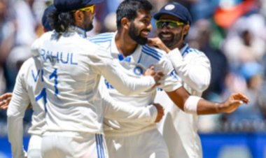 अचानक मैदान से बाहर जाने पर बुमराह की चोट ने बढ़ाई चिंता