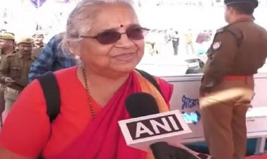 भगवान योगी जी को लंबी उम्र देना; महाकुंभ की व्यवस्था से गदगद हुईं सुधा मूर्ति