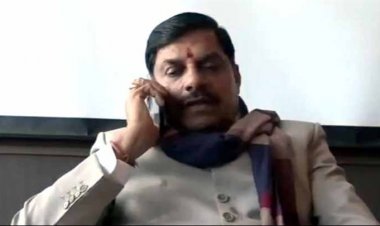 मुख्यमंत्री डॉ. मोहन यादव ने कोबे (जापान) से मुख्य सचिव श्री अनुराग जैन को मध्यप्रदेश की सीमा से प्रयागराज कुंभ जाने वाले श्रद्धालुओं के लिए समुचित व्यवस्था के निर्देश दूरभाष पर दिए।