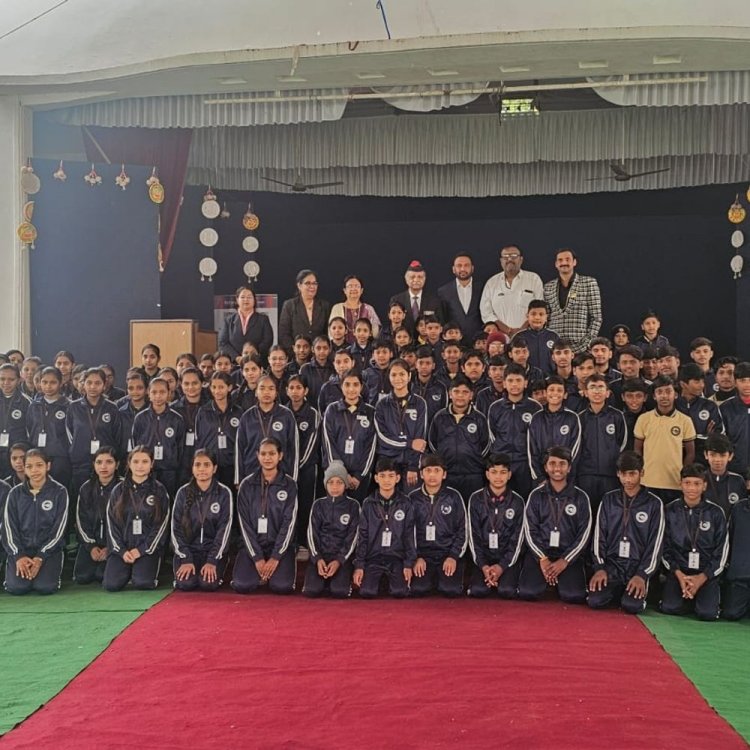 सेना दिवस पर छात्रों को बताई सैन्य कॅरियर की राह:कर्नल माथुर ने सेना में शामिल होने के लिए दिया मार्गदर्शन, छात्रों ने दिखाई रुचि