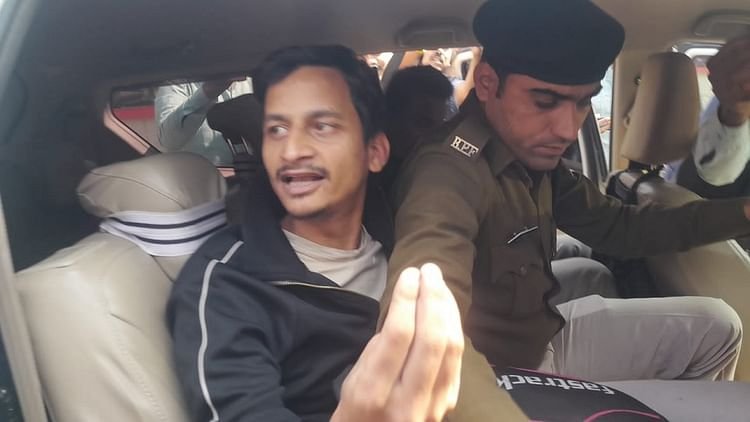 Saif Ali Khan: छत्तीसगढ़ में पकड़े गए सैफ पर हमला करने वाले संदिग्ध को छोड़ा, मुंबई पुलिस ने कही ये बात