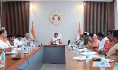 मुख्यमंत्री डॉ. मोहन यादव ने समत्व भवन (मुख्यमंत्री निवास) में जीआईएस-2025 के बेहतर प्रबंधन के लिए गठित शीर्ष समिति की बैठक की अध्यक्षता की।