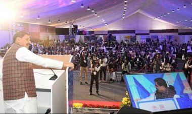 मुख्यमंत्री डॉ. मोहन यादव ने ग्लोबल इन्वेस्टर्स समिट के दूसरे दिन "अनलॉकिंग लैंड वैल्यूज इन सिटीज" सेशन को संबोधित किया।