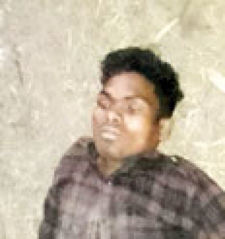 पेड़ से टकराई बाइक, युवक की  मौत