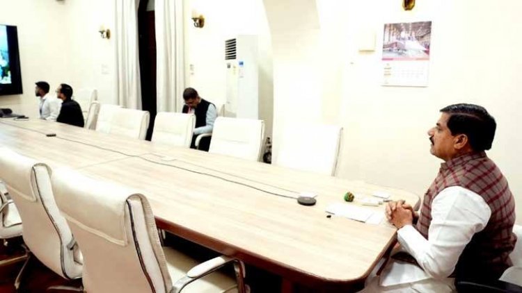 मुख्यमंत्री डॉ.मोहन यादव वीडियो कॉन्फ्रेंसिंग से सीहोर के आष्टा में आयोजित मुख्यमंत्री विवाह सम्मेलन में शामिल हुए।