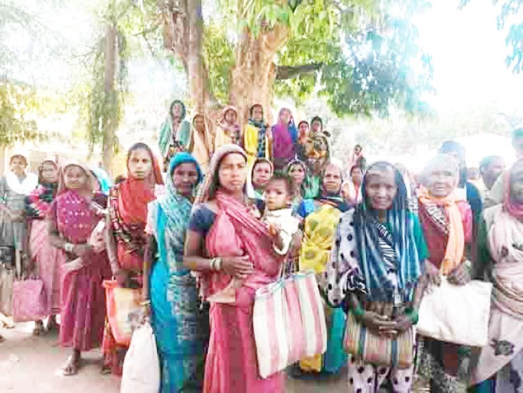 तीन माह से नहीं मिल रहा राशन