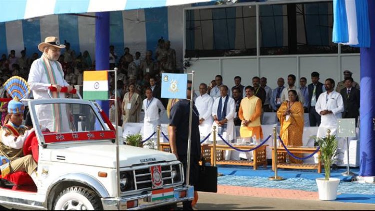 केंद्रीय गृहमंत्री श्री अमित शाह ने सीआरपीएफ के 86 वें स्थापना दिवस पर सीआरपीएफ ग्रुप सेंटर परेड ग्राउंड नीमच में परेड का निरीक्षण किया।