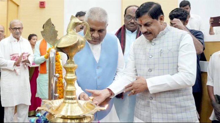 मुख्यमंत्री डॉ. मोहन यादव और केंद्रीय  मंत्री श्री भूपेंद्र यादव ने भोपाल मे "वन पुनर्स्थापन और जलवायु परिवर्तन-अनुकूल आजीविका" विषय पर 2 दिवसीय राष्ट्रीय कार्यशाला का दीप प्रज्ज्वलित कर शुभारंभ किया।