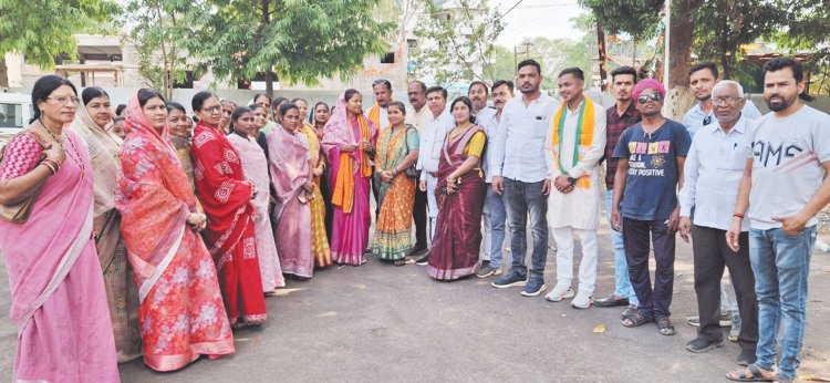 महिला एवं बाल विकास मंत्री का चारामा आगमन, भव्य स्वागत