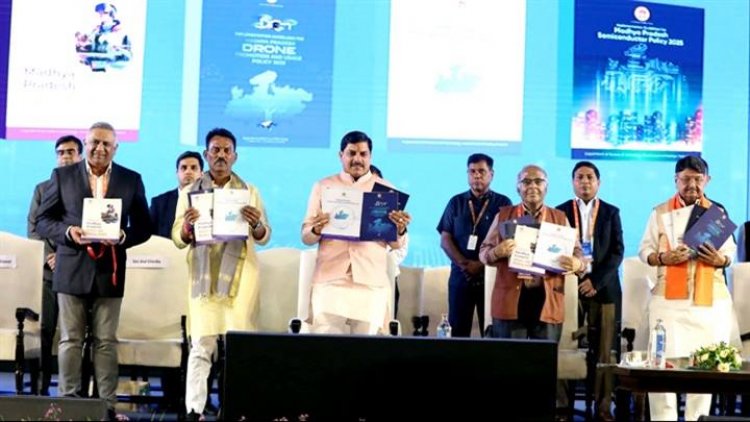 मुख्यमंत्री डॉ. मोहन यादव ने एमपी टेक ग्रोथ कॉन्क्लेव-2025 इंदौर में मध्यप्रदेश AVGC-XR पॉलिसी-2025 लॉन्च की।