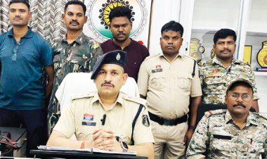 पुलिस के हत्थे चढ़ा फरार गांजा तस्कर, दो मोबाइल जब्त