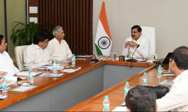 मुख्यमंत्री डॉ. मोहन यादव ने  समत्व भवन (मुख्यमंत्री निवास) में लोकमाता देवी अहिल्याबाई होल्कर 300वीं जयंती समारोह आयोजन समिति की बैठक ली।