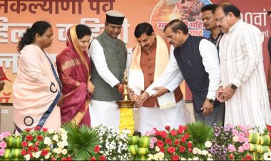 मुख्यमंत्री डॉ. मोहन यादव ने शुक्रवार को शौर्य स्मारक में अहिल्या वाहिनी की बाइक रैली शुभारंभ और महिला प्रतिभागियों से संवाद कार्यक्रम में सहभागिता की।