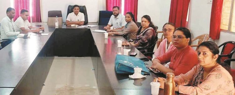 कुत्तों की संख्या कम करने नसबंदी करने आदेश