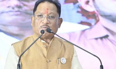 रायपुर : संतु चक्रेस को मिला सपनों का आशियाना, मुख्यमंत्री से पक्के मकान की चाबी पाकर भावुक हुए बुजुर्ग