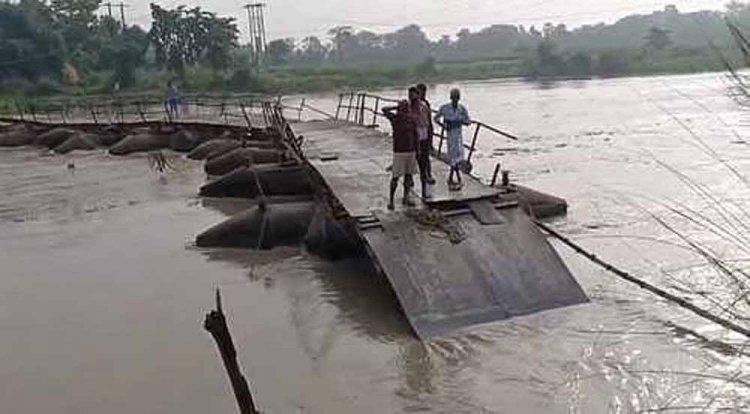बागमती नदी का जलस्तर बढ़ा, दर्जनों पंचायतों का संपर्क टूटा