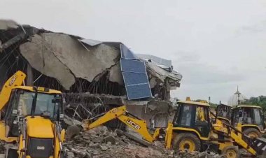 छांगुर की कोठी पर दूसरे दिन भी कार्रवाई, अतिक्रमण हटाने में लगीं 10 जेसीबी