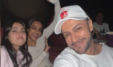 'सेल्फी लेना नहीं आता'... फोटो लेने में कमजोर शालीन भनोट, निया शर्मा ने बढ़ाई हिम्मत