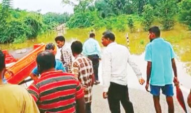 इंद्रावती नदी उफान पर, यातायात ठप, चेतावनी