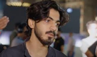 हार के बाद ग़ुस्साए पाकिस्तानी फ़ैन ने कहा, 'आज के बाद टीम को सपोर्ट नहीं करेंगे'