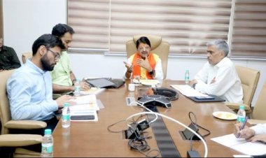 सिंहस्थ के निर्माण कार्यों का वरिष्ठ अधिकारी लगातार करें निरीक्षण: नगरीय प्रशासन मंत्री श्री विजयवर्गीय