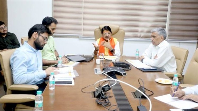 सिंहस्थ के निर्माण कार्यों का वरिष्ठ अधिकारी लगातार करें निरीक्षण: नगरीय प्रशासन मंत्री श्री विजयवर्गीय