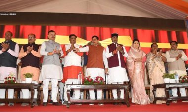 मुख्यमंत्री डॉ. मोहन यादव ने  मुखर्जी नगर (कोलार) में विकास पर्व के अंतर्गत डॉ. श्यामा प्रसाद मुखर्जी मल्टीपर्पज स्पोर्ट्स कांपलेक्स का लोकार्पण किया।