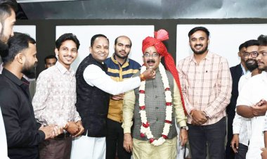 साव को गगन आईच ने साथियों संग दी जन्मदिन की बधाई