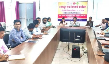 स्वास्थ्य कार्यक्रमों और उपलब्धियों पर चर्चा