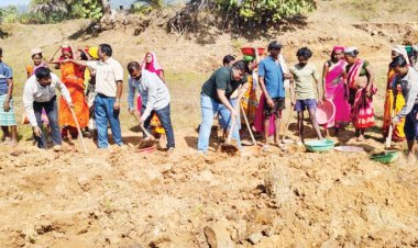 सैकड़ों हाथों ने मिलकर बनाया बांध, जल संरक्षण की मुहिम चंदेनार से शुरू