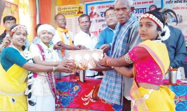 नशा मुक्ति संकल्प व वस्त्र दान के साथ रासेयो शिविर का समापन