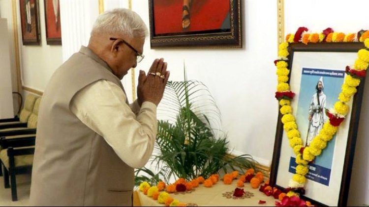 राज्यपाल श्री पटेल ने क्रांतिसूर्य टंट्या भील को अर्पित की पुष्पाजंलि