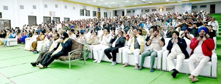 जीवन अनिश्चितताओं का खेल है,लेकिन हम उसे कैसे लेते हैं यह हमारे ऊपर निर्भर करता है