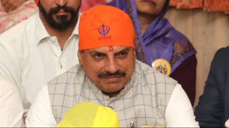 मुख्यमंत्री डॉ. मोहन यादव ने वीर बाल दिवस पर गुरुद्वारा हमीदिया में माथा टेका और शबद कीर्तन सुने।