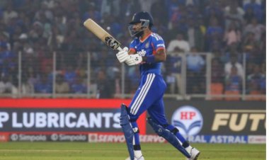 विजय हजारे ट्रॉफी: हार्दिक पांड्या का राजकोट में आया तूफान, लगातार 5 छक्के और 1 चौका लगाकर शतक पूरा किया