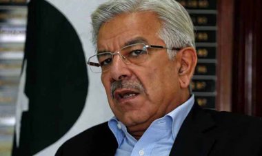 पाक रक्षा मंत्री का बड़ा बयान: ‘अमेरिका ने हमें इस्तेमाल किया’ — संसद में मचा सियासी हंगामा