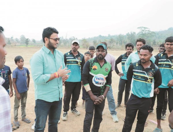 क्रिकेट खिलाडिय़ों को उत्कृष्ट प्रदर्शन करने नपाध्यक्ष ने किया प्रेरित